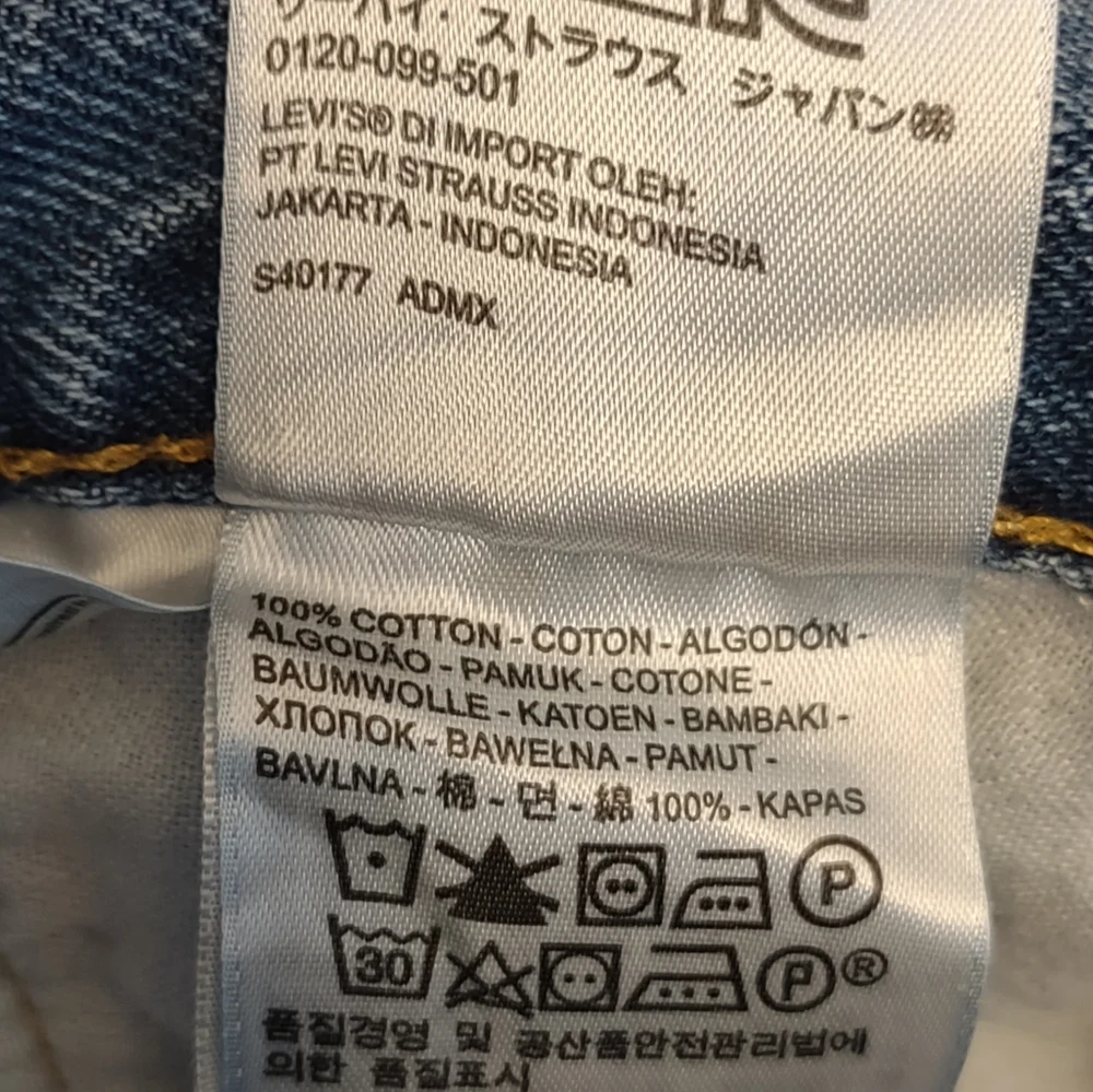 Men's Levi's Blue Jeans 550 Size 40x32 Relaxed Fit Straight Leg